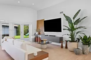 7753 NW 189th St, Hialeah, FL 33015 - Photo 5