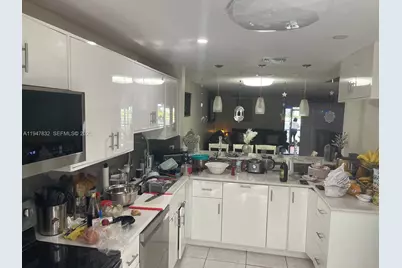 1177 NW 98th Ter #132, Pembroke Pines, FL 33024 - Photo 9