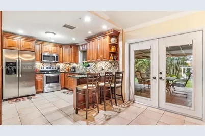 7808 SW 8th Ct, North Lauderdale, FL 33068 - Photo 5