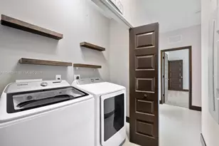 15722 NW 88th Ave, Miami Lakes, FL 33018 - Photo 37