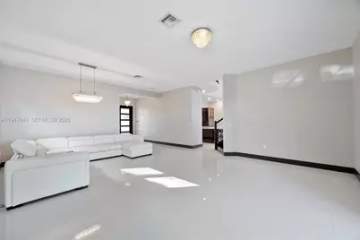 15722 NW 88th Ave, Miami Lakes, FL 33018 - Photo 13