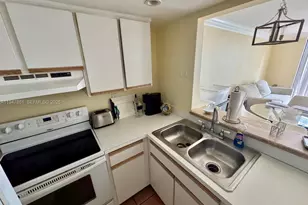 540 Brickell Key Dr, Miami, FL 33131 - Photo 15