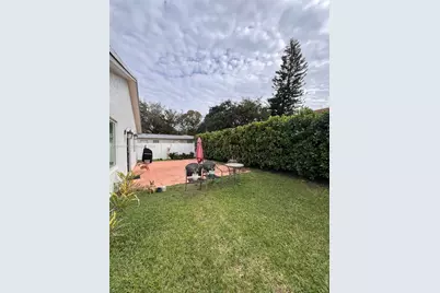 747 SW 6th St, Hallandale Beach, FL 33009 - Photo 19