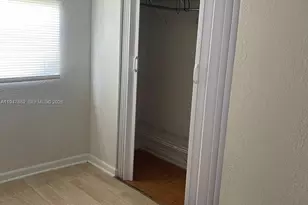 13110 SW 10th St, Miami, FL 33184 - Photo 7