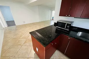 946 Bay Dr, Miami Beach, FL 33141 - Photo 9