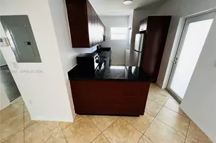 946 Bay Dr, Miami Beach, FL 33141 - Photo 7