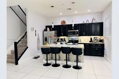 12407 NW 18th Ct, Pembroke Pines, FL 33028 - Photo 11