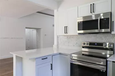 311 NE 90th St, El Portal, FL 33138 - Photo 11