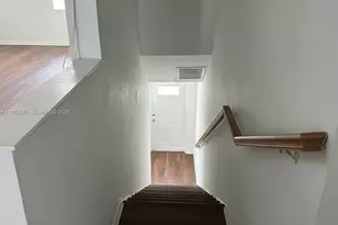 415 NW 84th St, Miami, FL 33150 - Photo 13