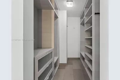 68 SE 6th St #2110, Miami, FL 33131 - Photo 21