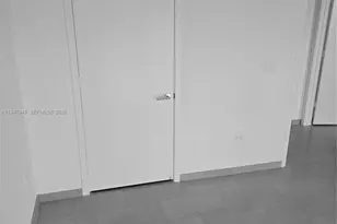 68 SE 6th St, Miami, FL 33131 - Photo 25