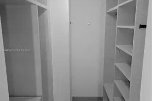 68 SE 6th St, Miami, FL 33131 - Photo 9