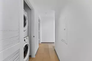 68 SE 6th St, Miami, FL 33131 - Photo 11