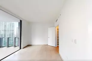 68 SE 6th St, Miami, FL 33131 - Photo 13