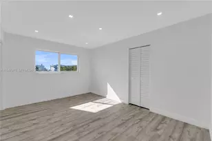 7925 Carlyle Ave, Miami Beach, FL 33141 - Photo 9