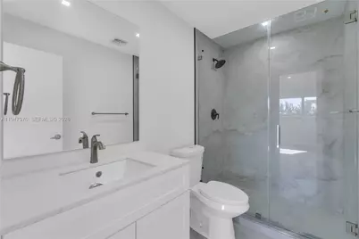 7925 Carlyle Ave #402, Miami Beach, FL 33141 - Photo 13