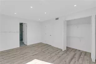 7925 Carlyle Ave, Miami Beach, FL 33141 - Photo 11