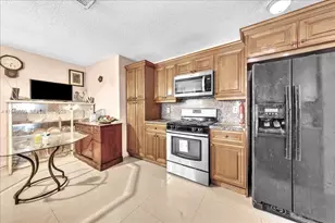 12113 NW 33rd St, Sunrise, FL 33323 - Photo 9