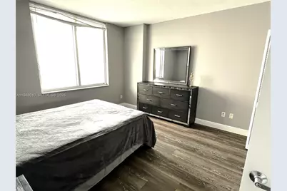 325 S Biscayne Blvd #3718, Miami, FL 33131 - Photo 7