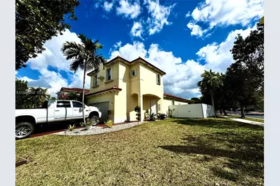 2101 NE 37th Ter, Homestead, FL 33033 - Photo 3