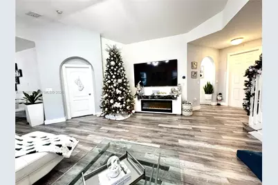 2101 NE 37th Ter, Homestead, FL 33033 - Photo 11