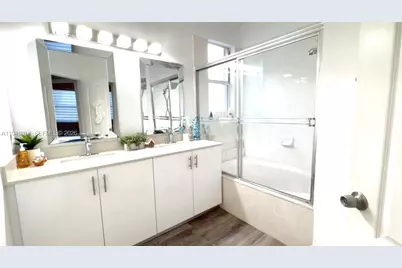 2101 NE 37th Ter, Homestead, FL 33033 - Photo 17