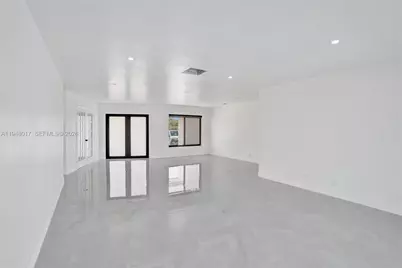 16653 Golfview Dr, Weston, FL 33326 - Photo 7