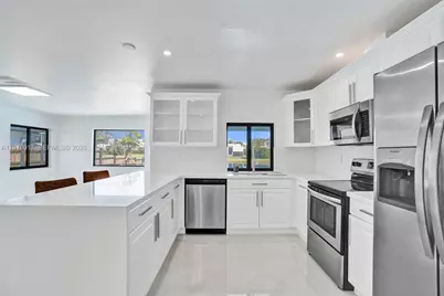 16653 Golfview Dr, Weston, FL 33326 - Photo 13