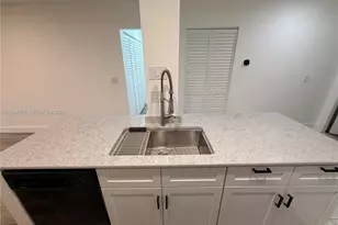 9517 NW 2nd Pl, Coral Springs, FL 33071 - Photo 17