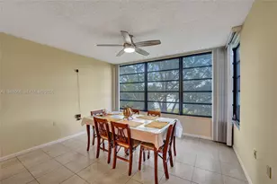 1713 Whitehall Dr, Davie, FL 33324 - Photo 9