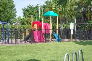 900 Constitution Dr, Homestead, FL 33034 - Photo 27
