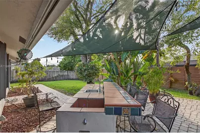 137 E Palm Dr, Margate, FL 33063 - Photo 11