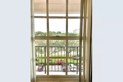 3300 N Palm Aire Dr #504, Pompano Beach, FL 33069 - Photo 9