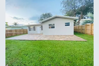 227 SE 7th St, Dania Beach, FL 33004 - Photo 13