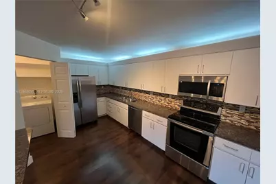 561 Racquet Club Rd #21, Weston, FL 33326 - Photo 3