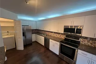 561 Racquet Club Rd, Weston, FL 33326 - Photo 3
