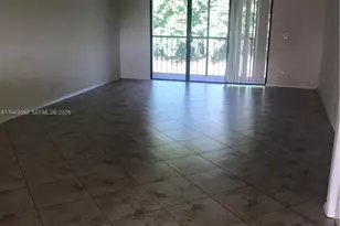 379 Lakeview Dr, Weston, FL 33326 - Photo 5