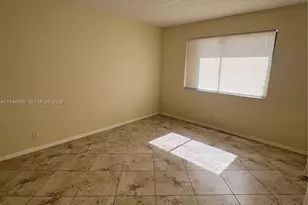 379 Lakeview Dr, Weston, FL 33326 - Photo 13