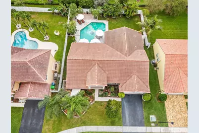 13310 NW 11th Ln, Sunrise, FL 33323 - Photo 7