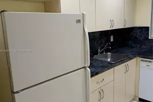 7150 N Indian Creek Dr, Miami Beach, FL 33141 - Photo 27