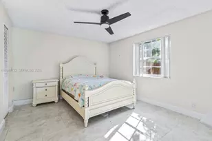 10738 N Saratoga Dr, Cooper City, FL 33026 - Photo 9