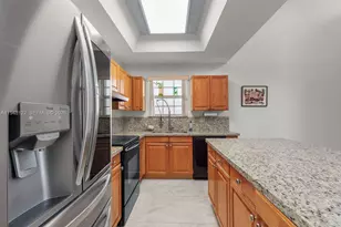 10738 N Saratoga Dr, Cooper City, FL 33026 - Photo 5