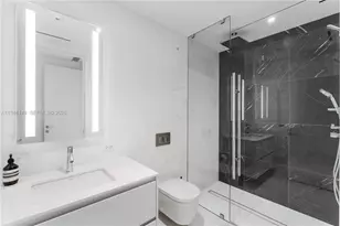 300 Biscayne Blvd Way, Miami, FL 33131 - Photo 55