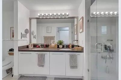 90 SW 3rd St #3211, Miami, FL 33130 - Photo 13