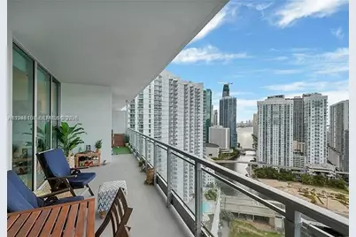 90 SW 3rd St #3211, Miami, FL 33130 - Photo 17