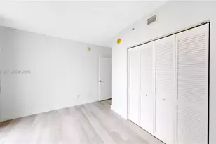 325 S Biscayne Blvd, Miami, FL 33131 - Photo 15