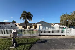 12285 SW 257th Terrace, Homestead, FL 33032 - Photo 7