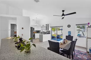 1975 NW 191st Ave, Pembroke Pines, FL 33029 - Photo 11