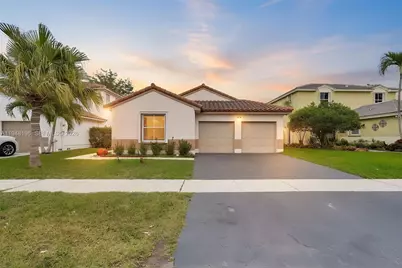 1975 NW 191st Ave, Pembroke Pines, FL 33029 - Photo 1