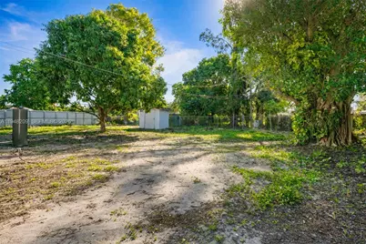540 Harem Ave, Opa-Locka, FL 33054 - Photo 31